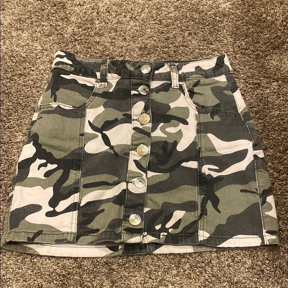 Almost Famous Green Mini Cargo Skirt Casual
